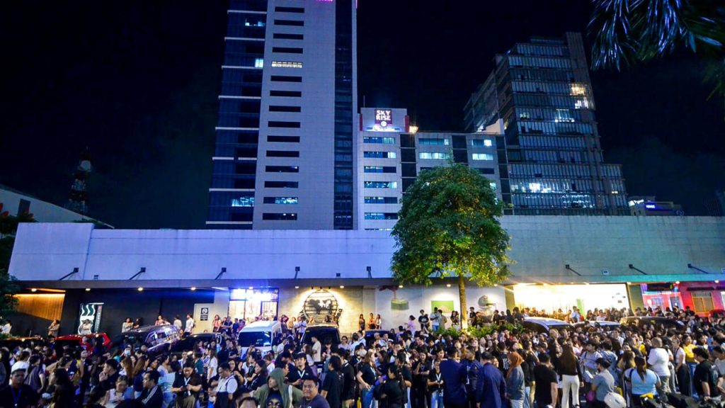 Central Philippines hit by powerful 6.9-magnitude earthquake, killing at least 20 people
